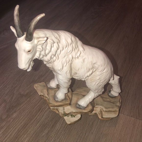 Goebel Rocky Mountain Goat